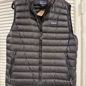 Patagonia Men's Dark Gray Quilted Vest